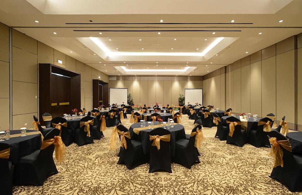 Premier Place Surabaya Airport Sidoarjo Exteriör bild