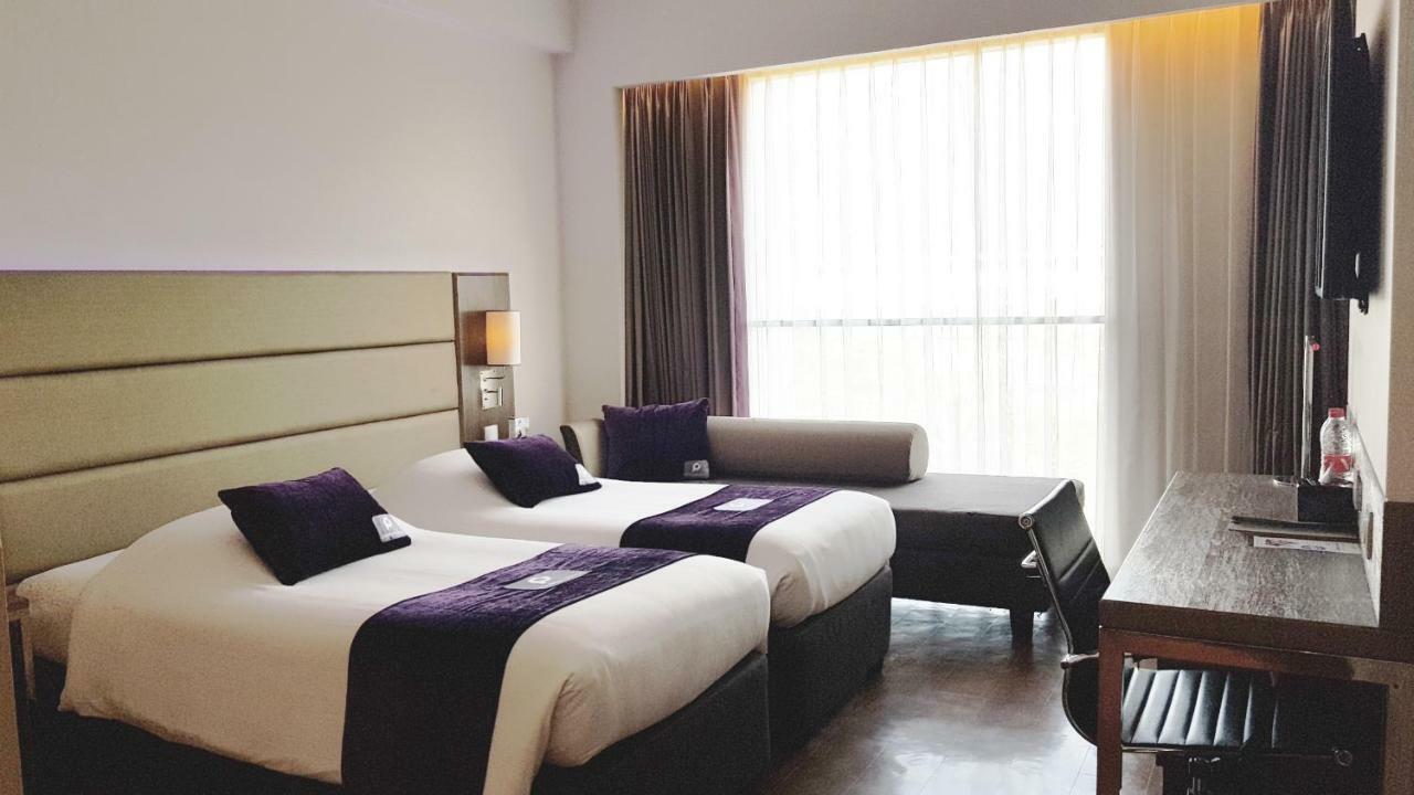 Premier Place Surabaya Airport Sidoarjo Exteriör bild